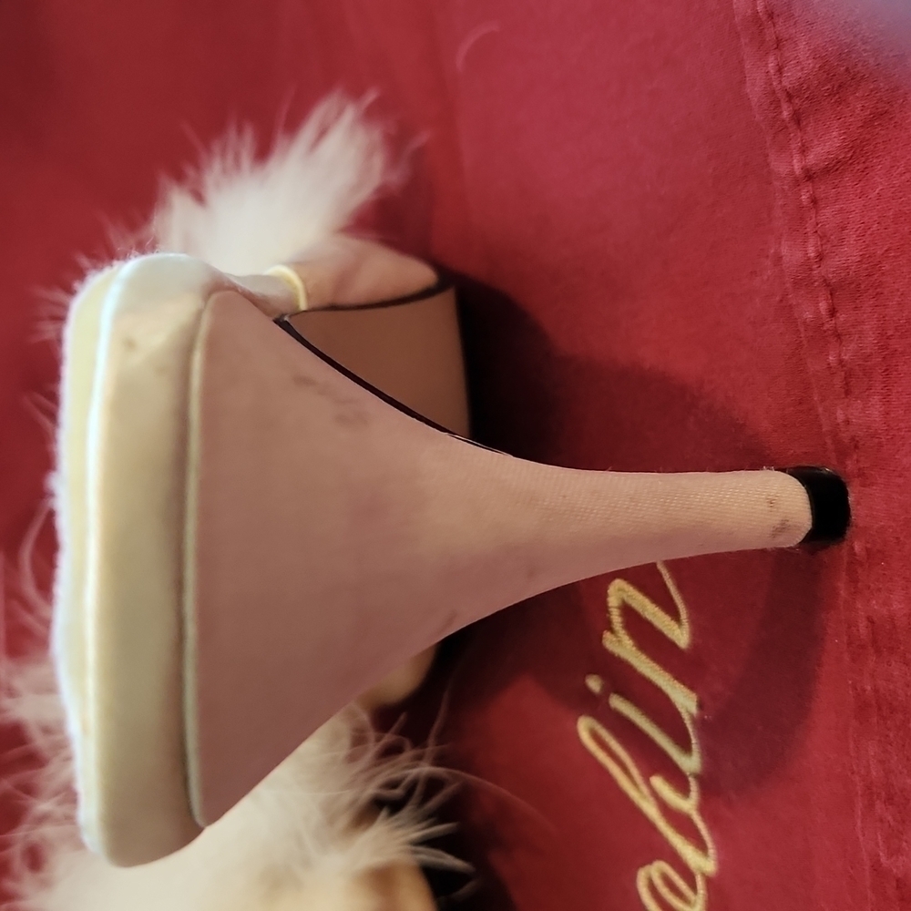 Frederick's of Hollywood Cream Feather Heels - Picture 5 of 5